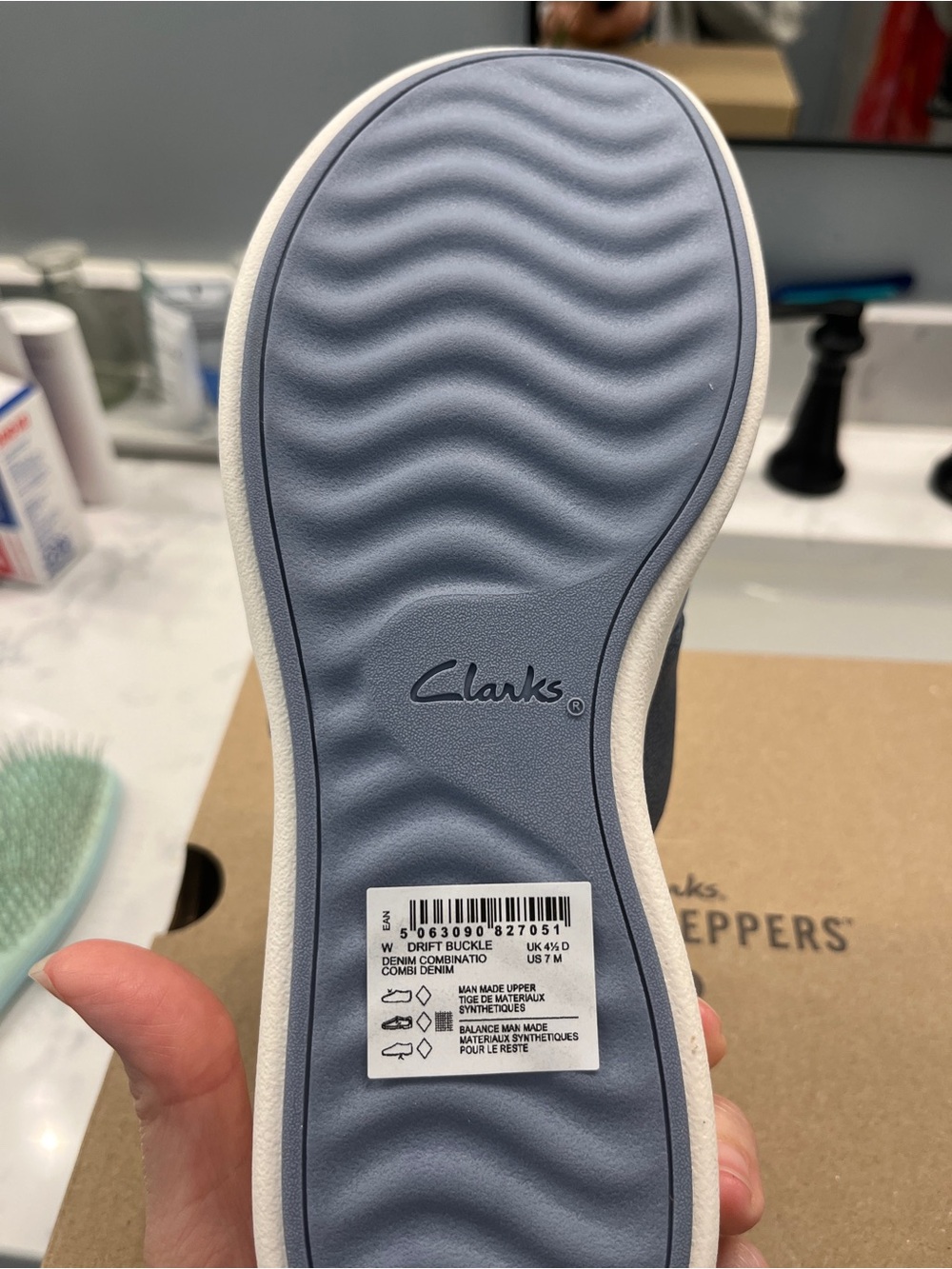 Clarks Cloudsteppers Two-Buckle Slide Sandal in Blue and Navy size 7M - Picture 2 of 4